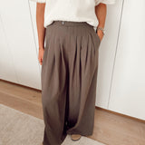 Wide taupe plisse pantalon k02825