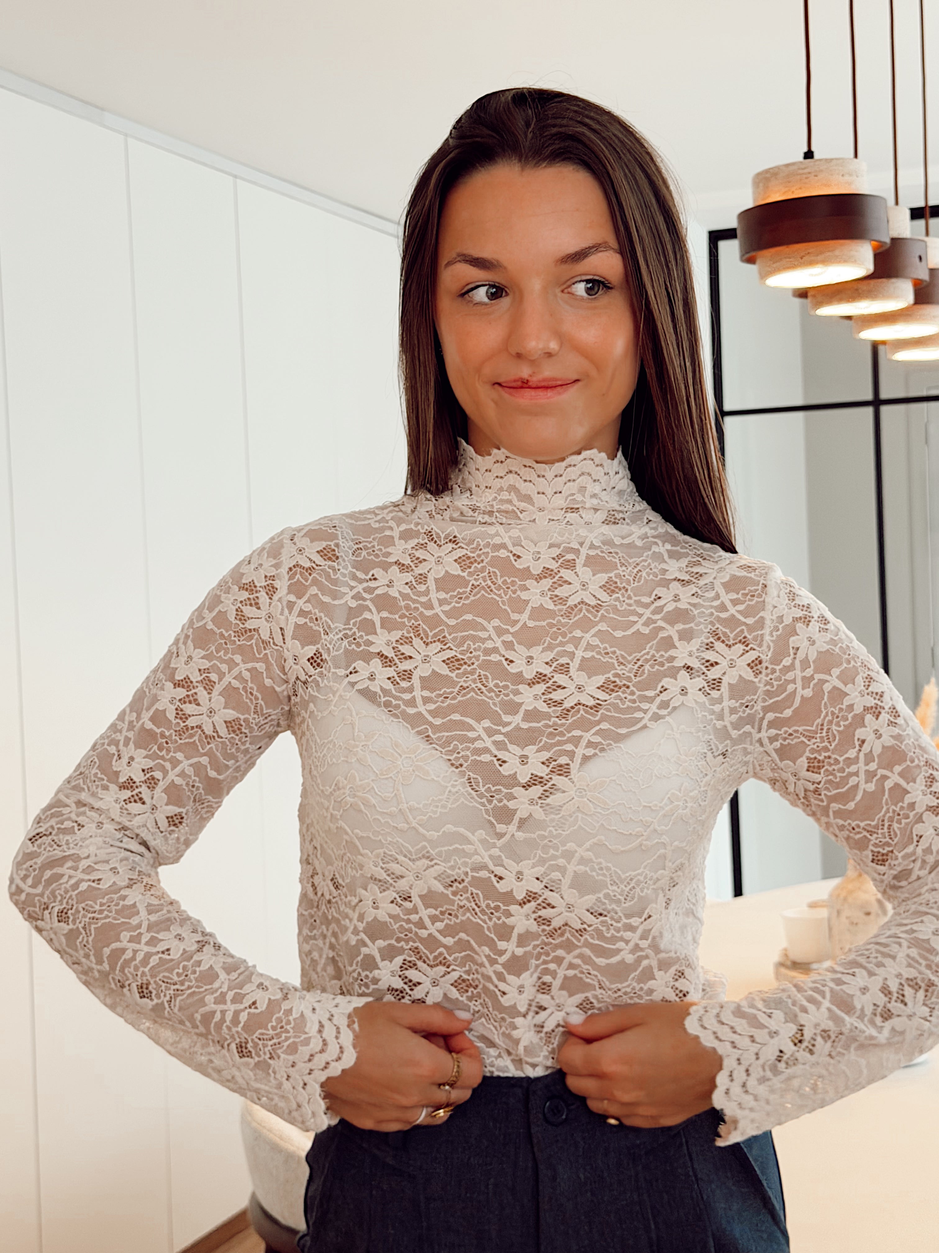 Magnolia lace top ecru b610