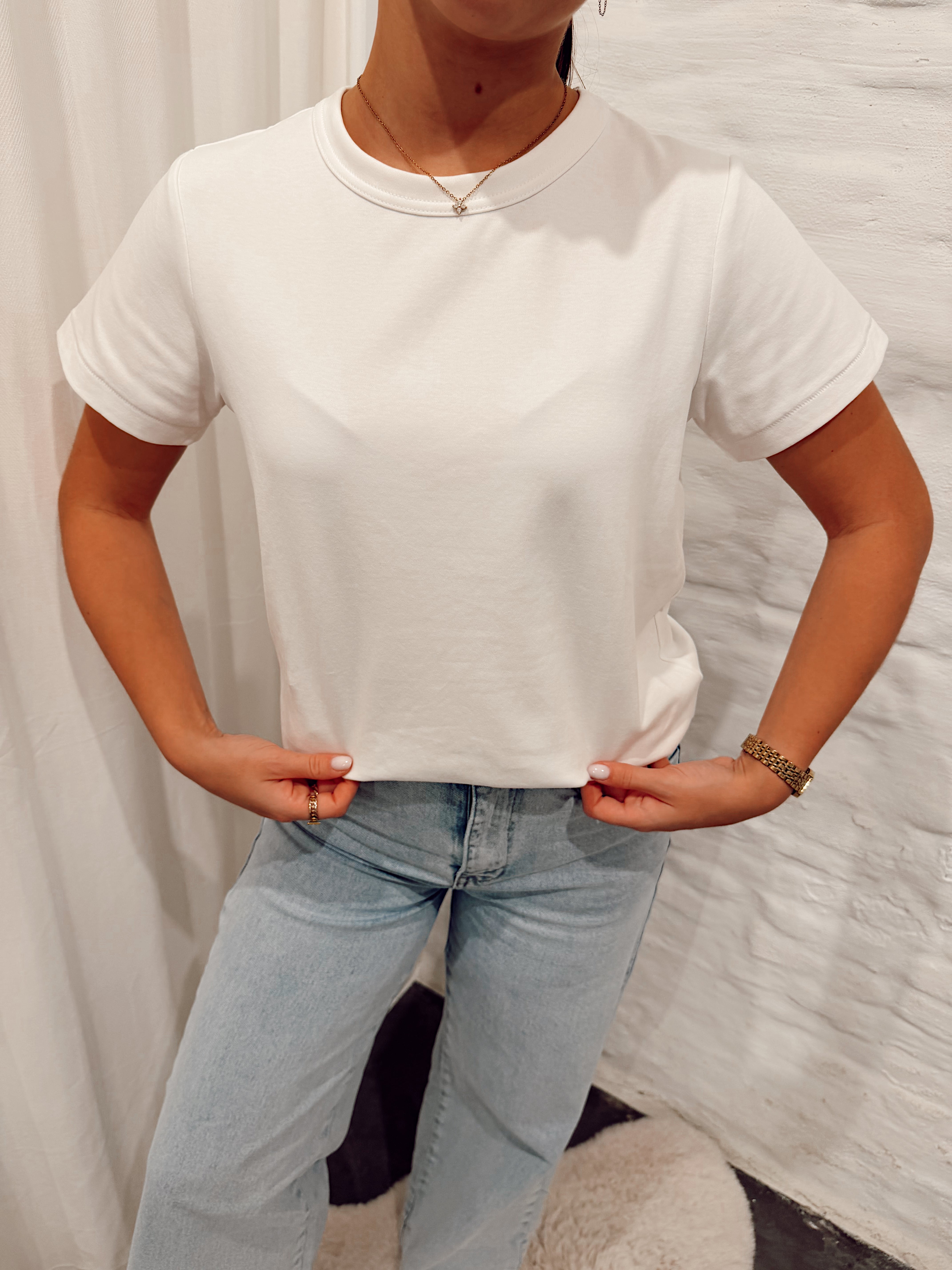 White tee